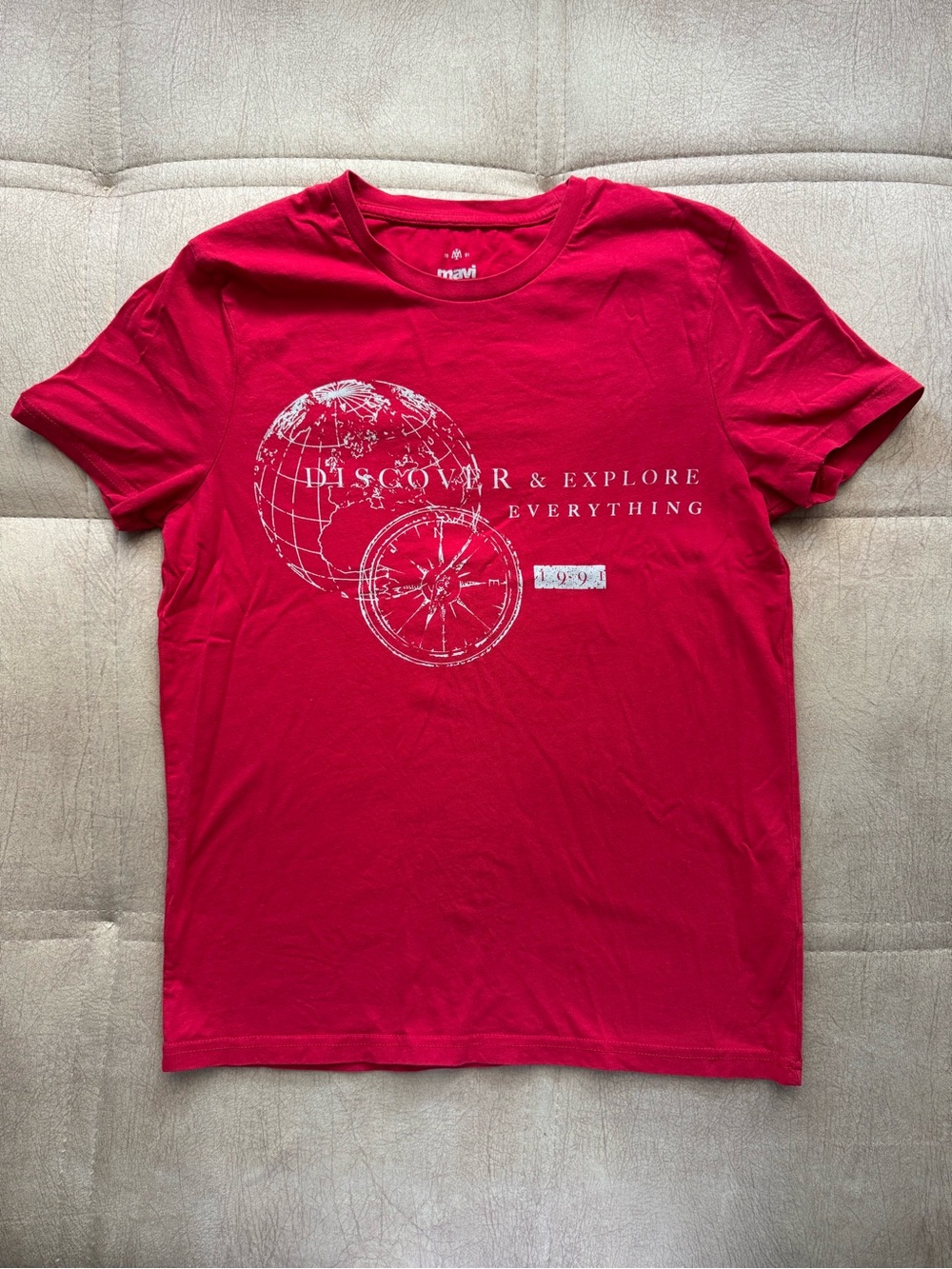 Mavi Men's Red Graphic Tee with White Globe & Compass Print